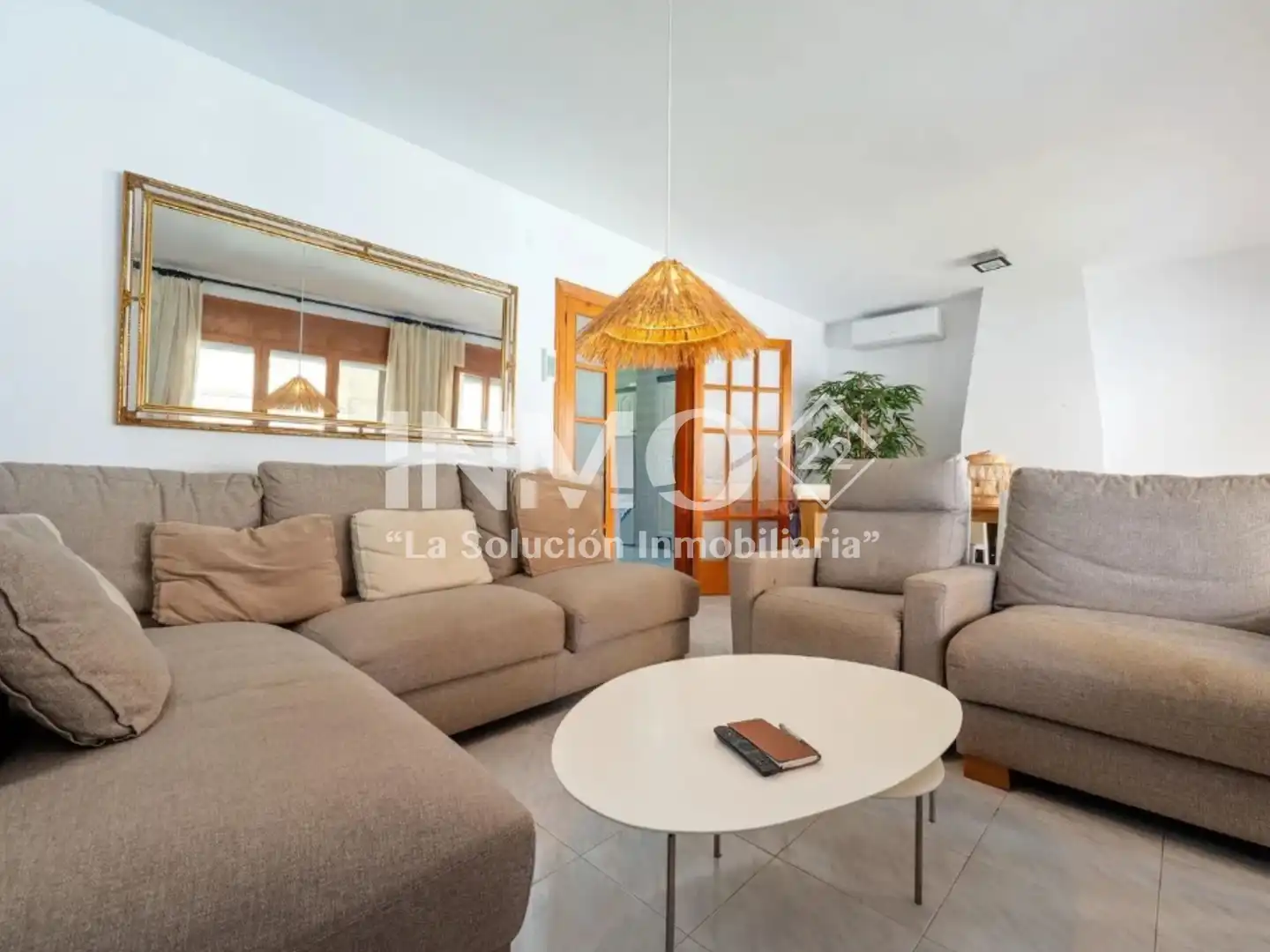 Sala d'estar de Casa adosada en venda en Cambrils amb Aire condicionat, Calefacció i Jardí privat