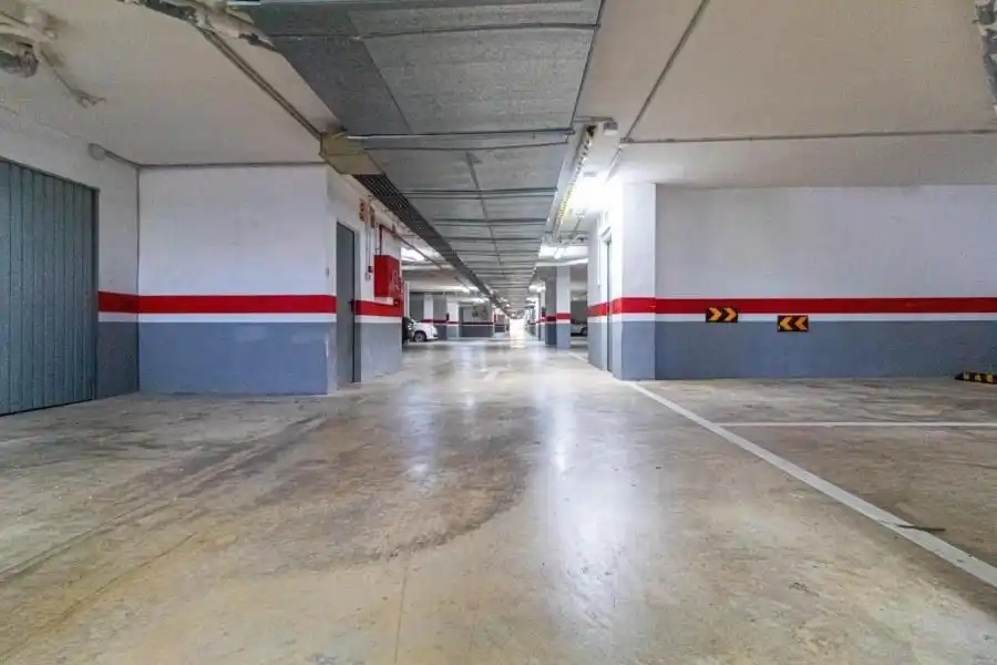 Aparcament de Apartament en venda en Pueblo Latino
