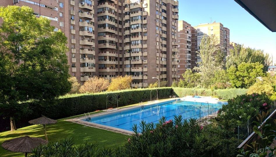 Foto 1 de Piso en venta en Calle de Alfredo Marqueríe, La Paz, Madrid