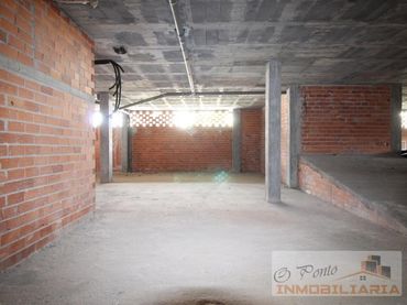 Local comercial en venda a O Feal - Xubia