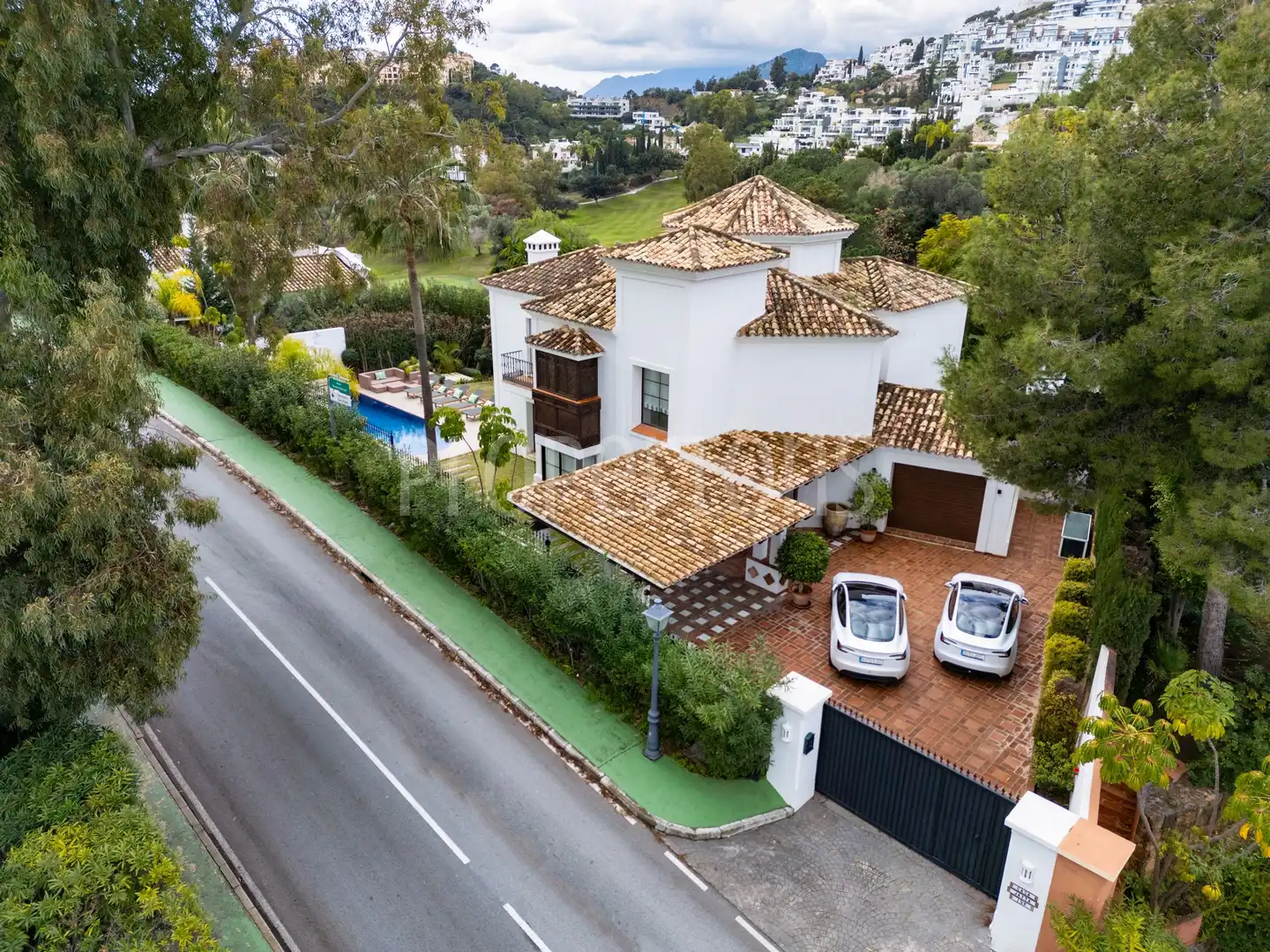 Vista exterior de Pis en venda en Benahavís