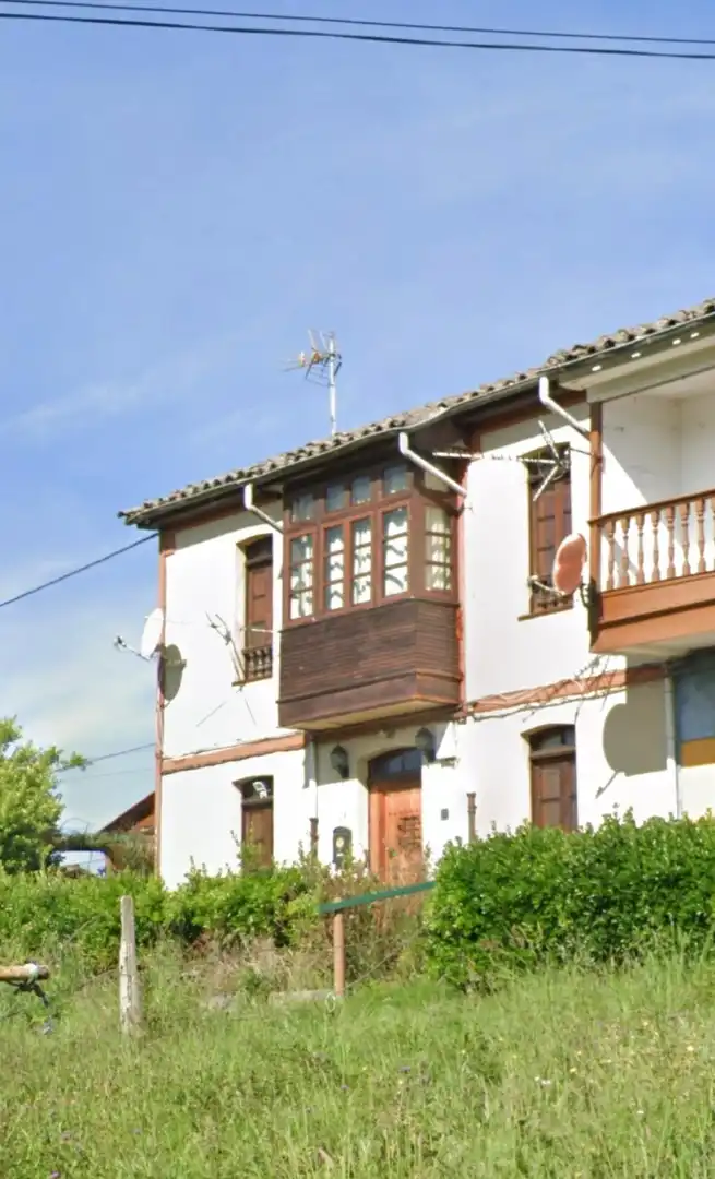 House with garden for sale in La Felguera