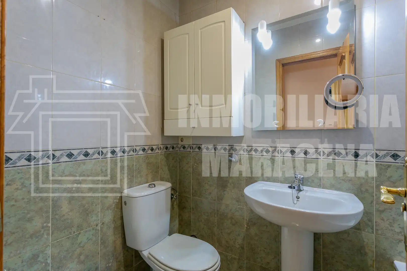 Bathroom of Houses for sale in Granada  with Air Conditioner, Heating and Parquet flooring
