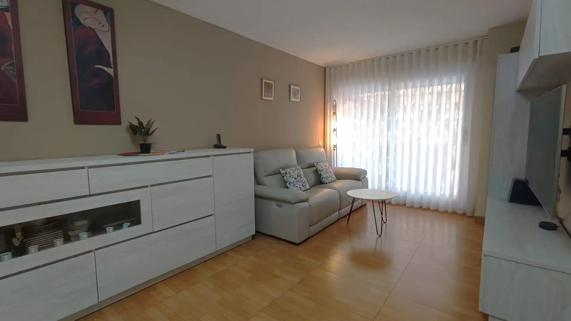Bedroom of Flat for sale in L'Hospitalet de Llobregat  with Terrace, Furnished and Alarm
