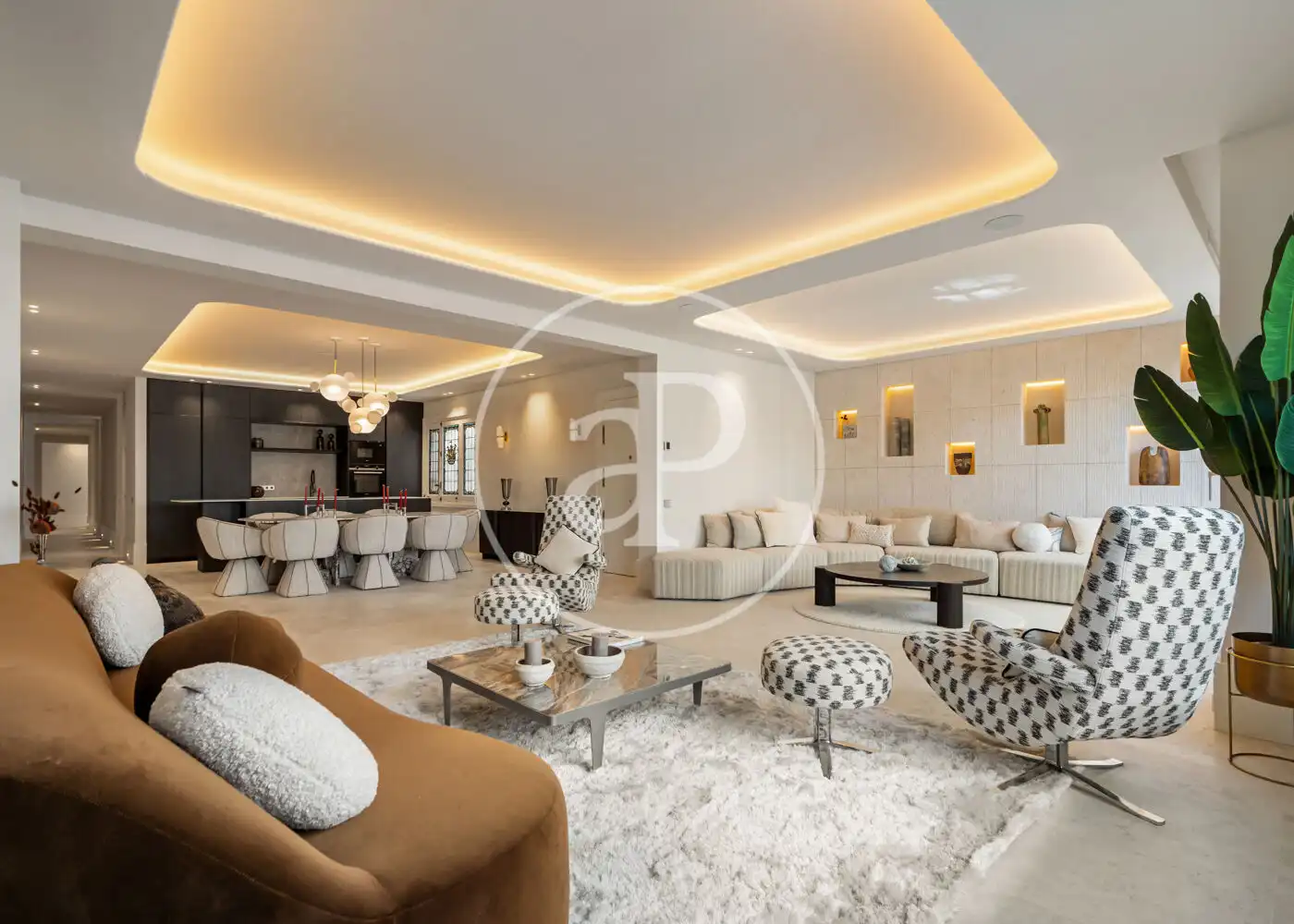 Piso con ascensor en venta en C. del Pinar, imagen 5