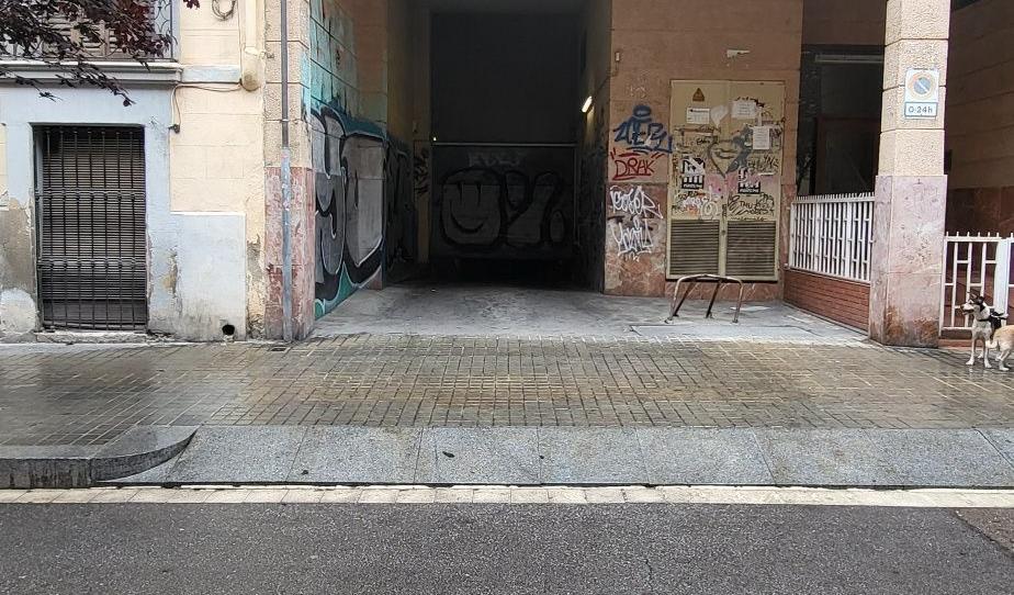 Photo 1 of Garage for sale in Cros, 12, Sants, Barcelona