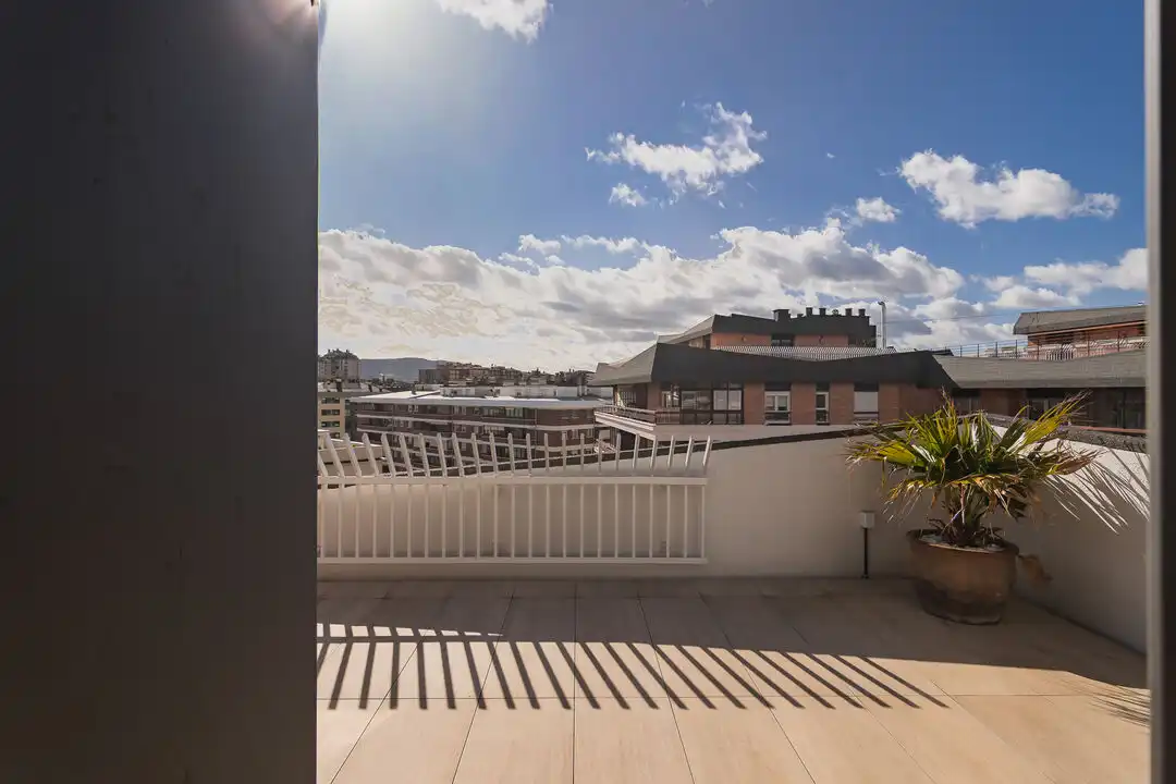 Terraza de Ático en venta en  Pamplona / Iruña con Calefacción, Terraza y Alarma