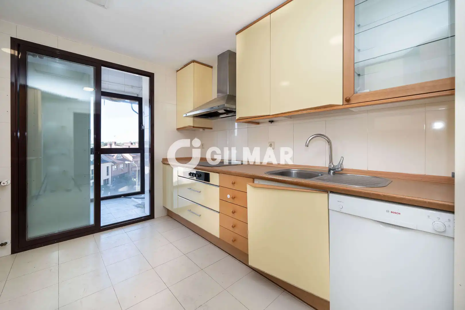 Kitchen of Flat for sale in Madrid  with Heating, Private garden and Storage room