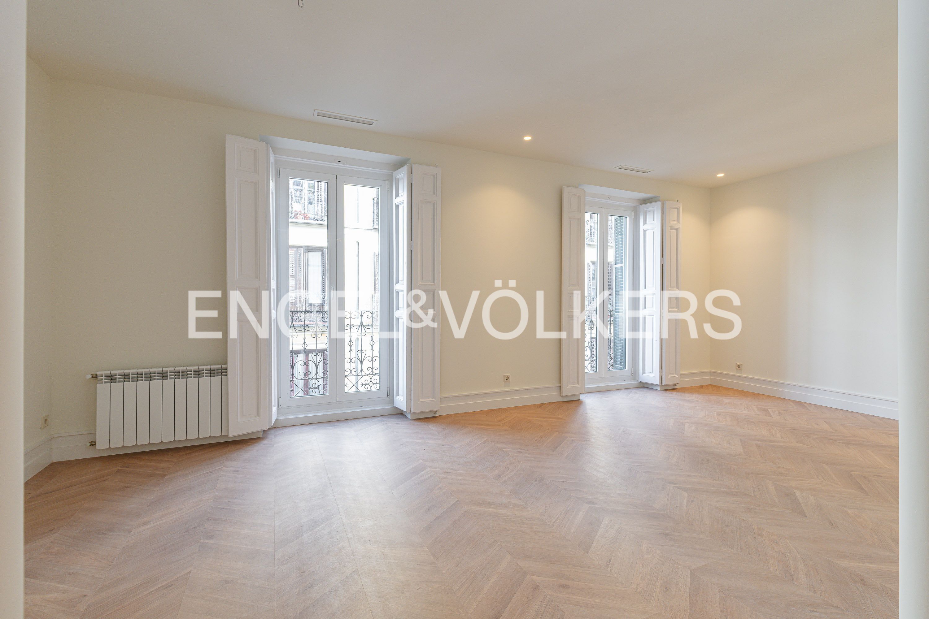 Exterior view of Flat for sale in  Madrid Capital  with Air Conditioner, Heating and Balcony