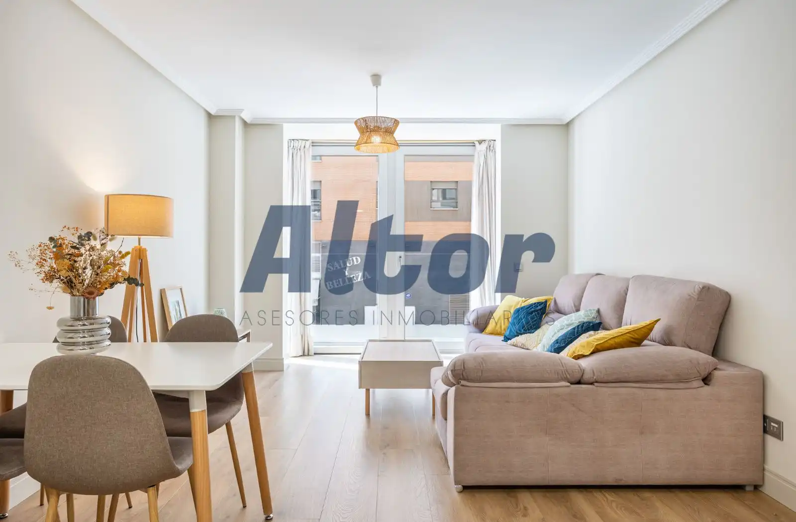 Wohnzimmer von Wohnung zum Verkauf in Madrid mit Klimaanlage, Abstellraum und Schwimmbad