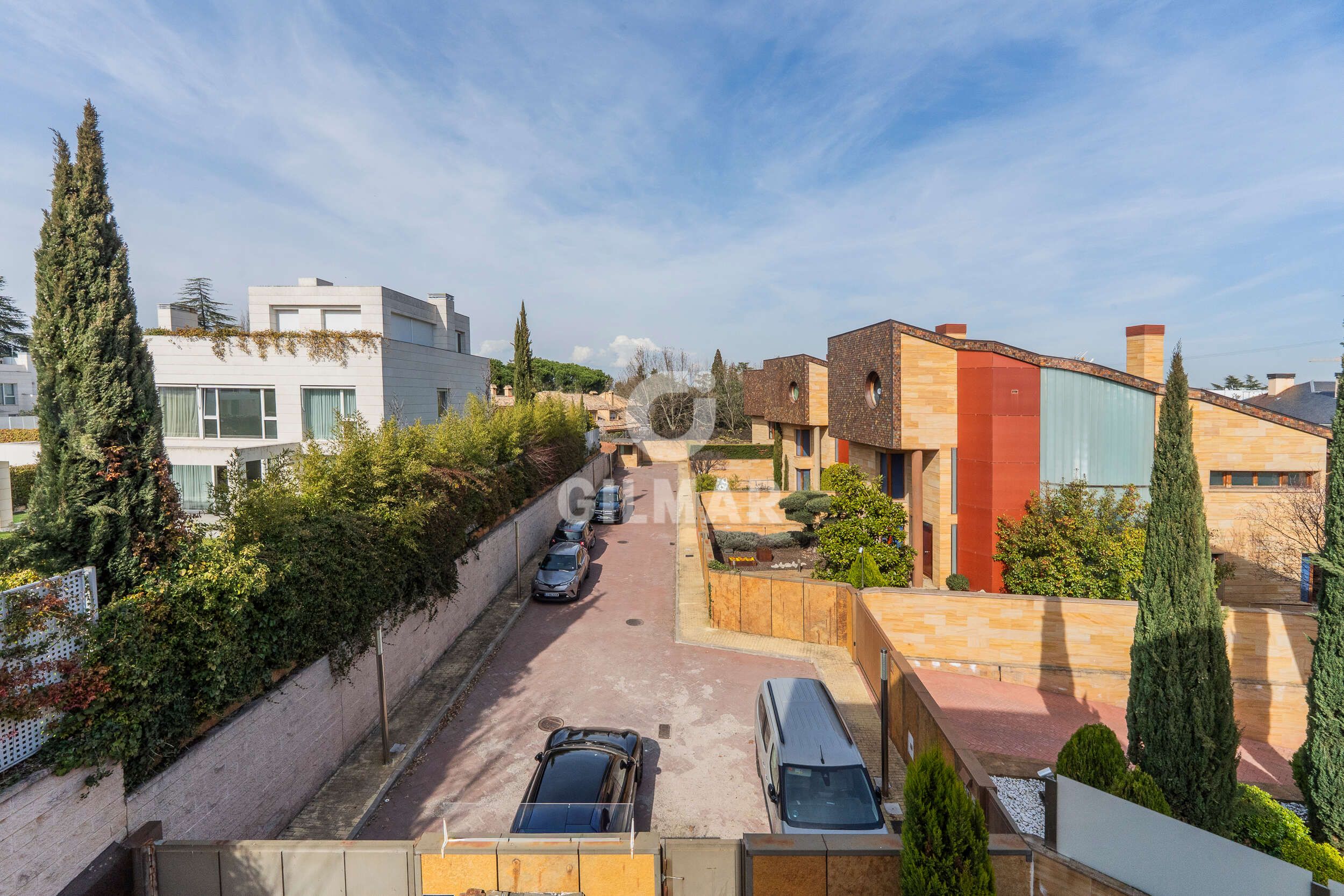 Vista exterior de Casa o chalet en venta en  Madrid Capital con Calefacción, Jardín privado y Piscina