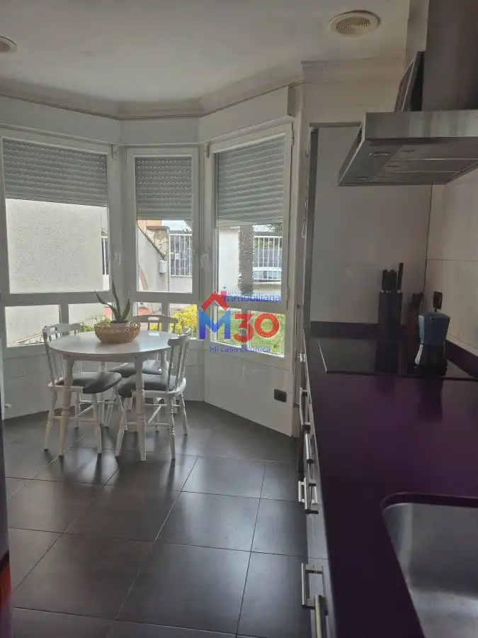 Terrassa de Casa o xalet en venda en Miranda de Ebro amb Calefacció i Piscina