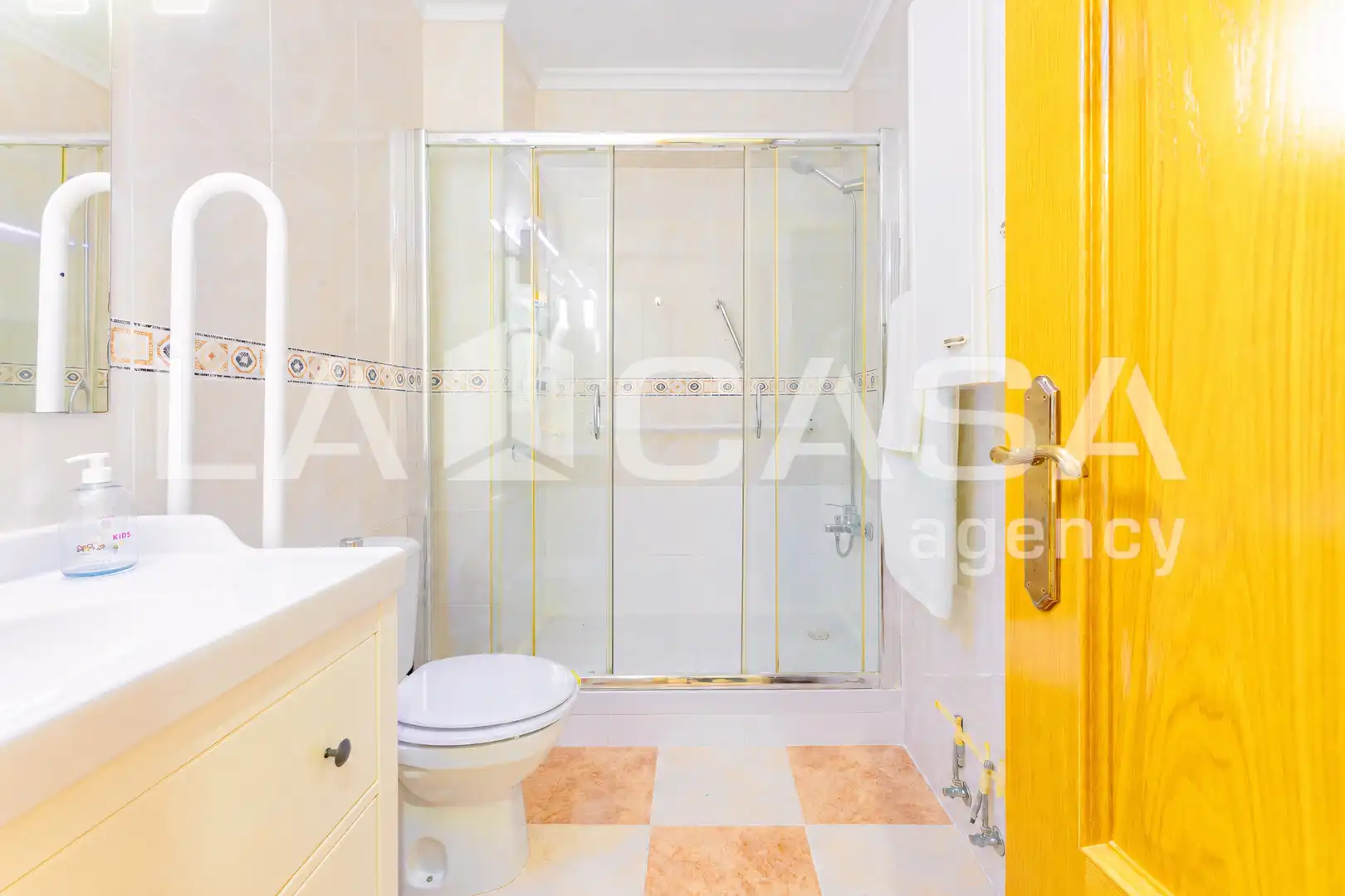 Baño de Piso en venta en Valencia con Balcón