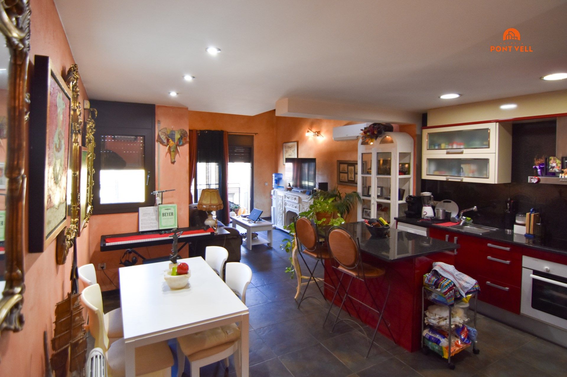 Kitchen of Single-family semi-detached for sale in La Bisbal d'Empordà  with Air Conditioner, Heating and Terrace