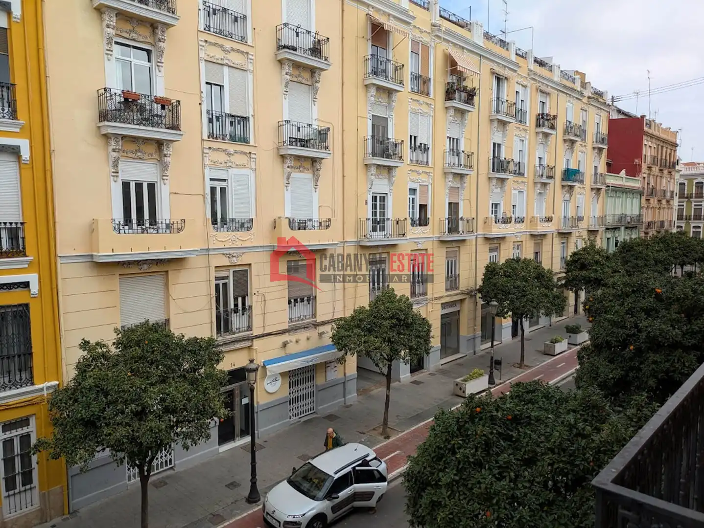 Exterior view of Apartments for sale in Valencia  with Air Conditioner and Balcony