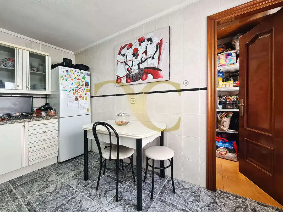 Cocina de Piso en venta en Gijón  con Calefacción