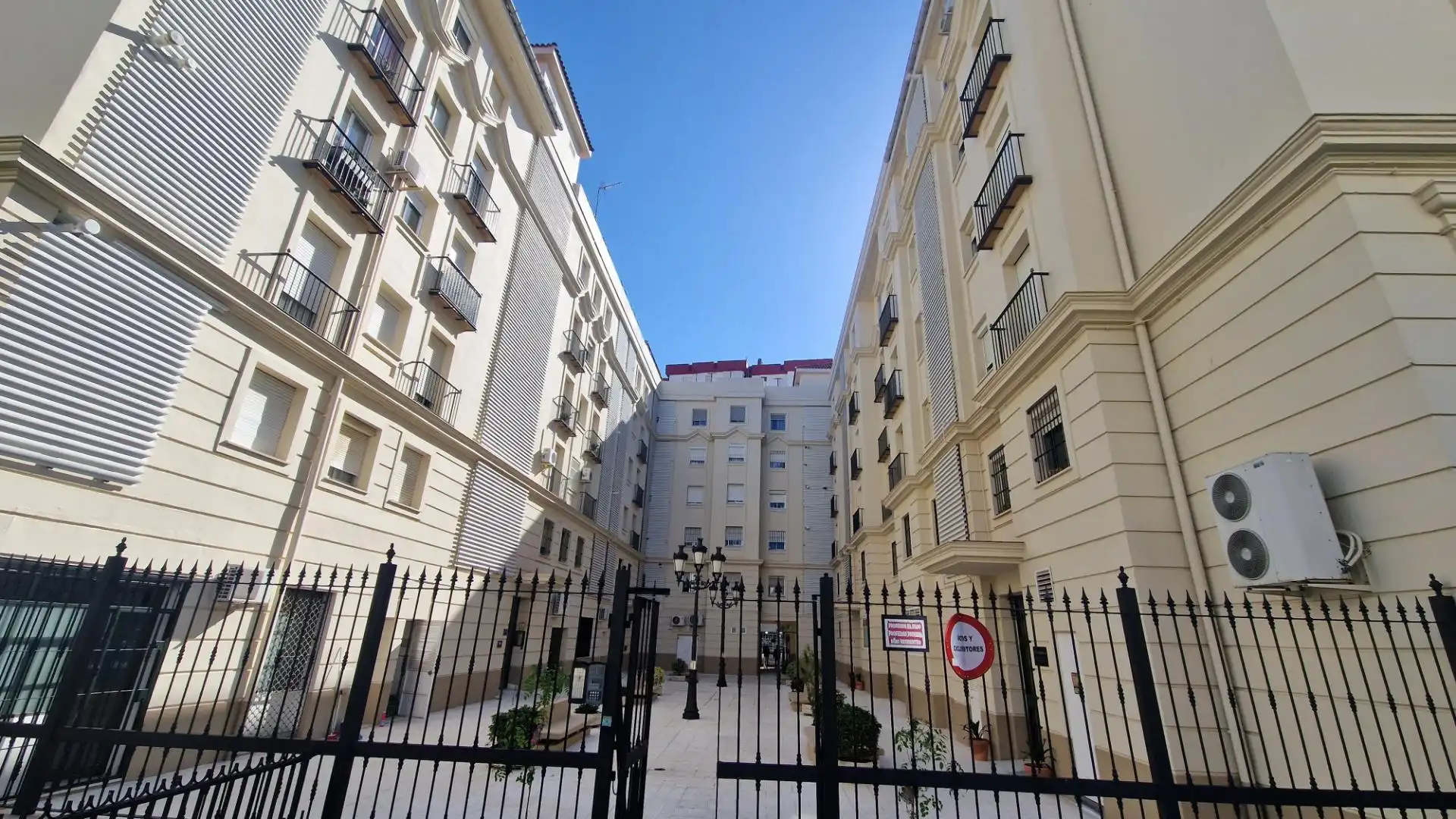 Außenansicht von Garage zur Miete in Jerez de la Frontera