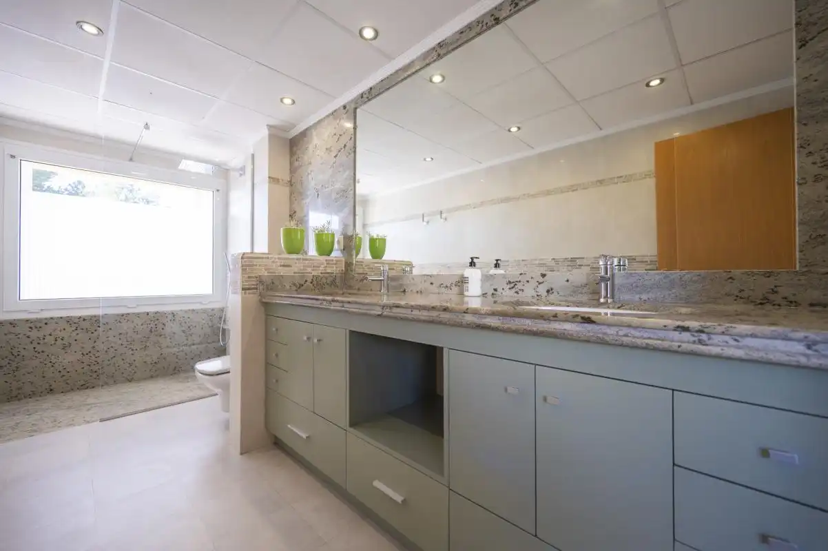 Baño de Casa o chalet de alquiler en Sant Josep de sa Talaia con Aire acondicionado, Calefacción y Jardín privado