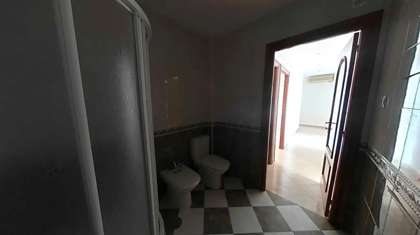Baño de Planta baja en venta en Huelma