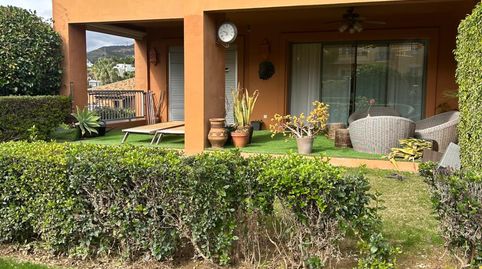Foto 5 de Casa adosada en venda a Benatalaya, Estepona