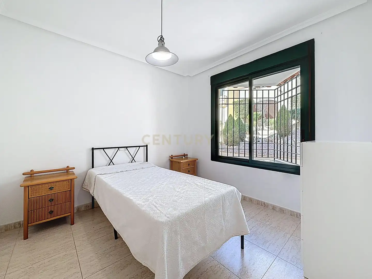 Dormitori de Planta baixa en venda en Orihuela amb Aire condicionat, Jardí privat i Traster