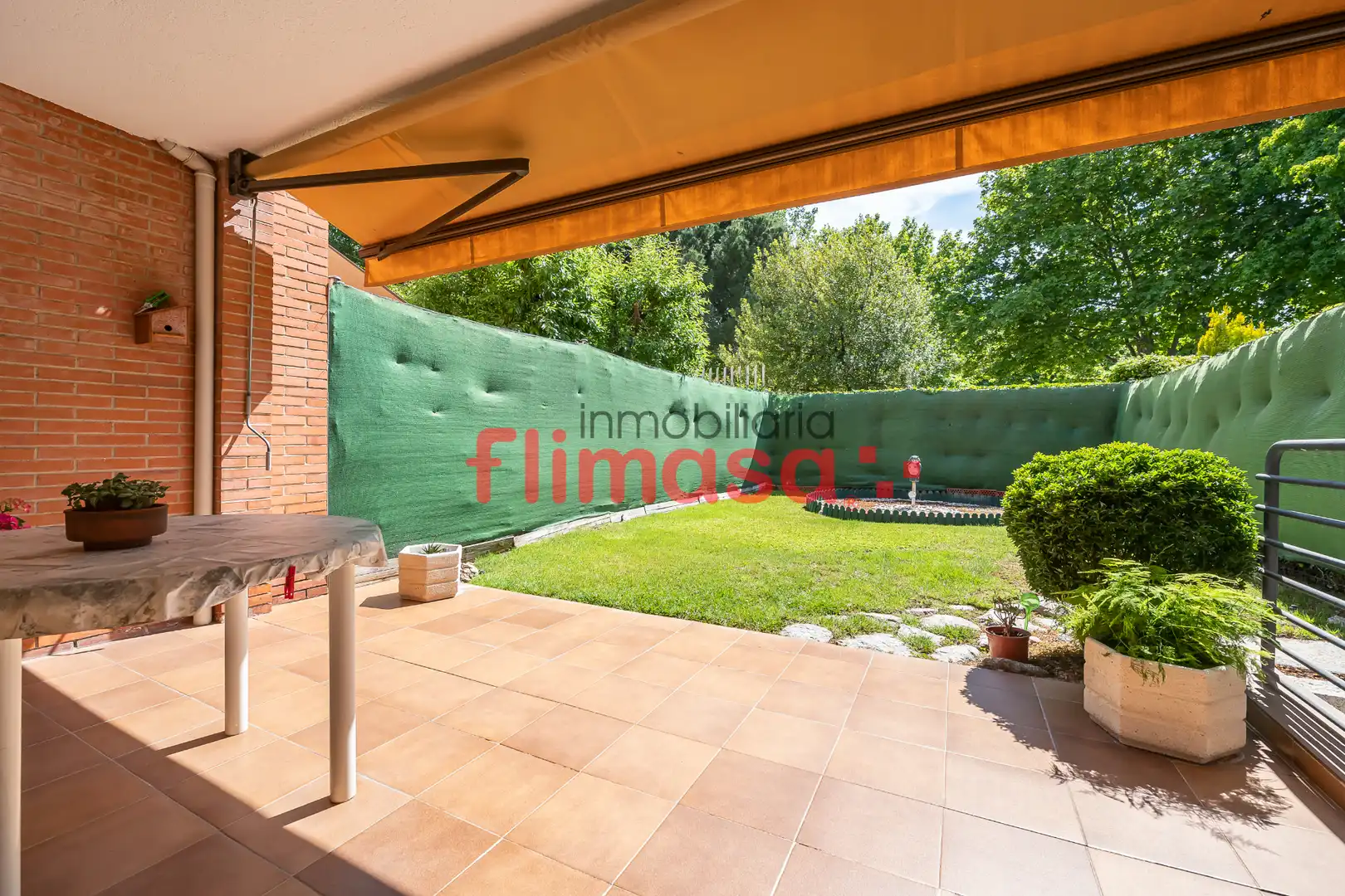 Terrassa de Casa adosada en venda en Villaviciosa de Odón amb Calefacció, Jardí privat i Traster