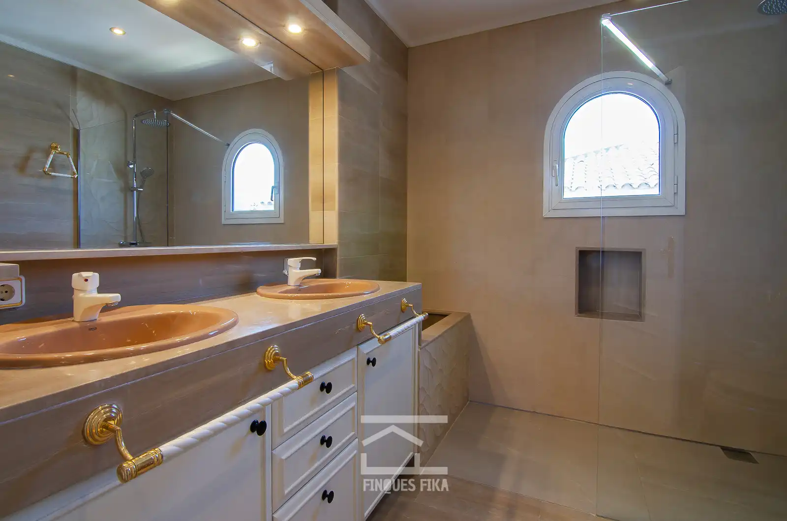Baño de Casa o chalet en venta en El Masnou con Calefacción, Jardín privado y Parquet