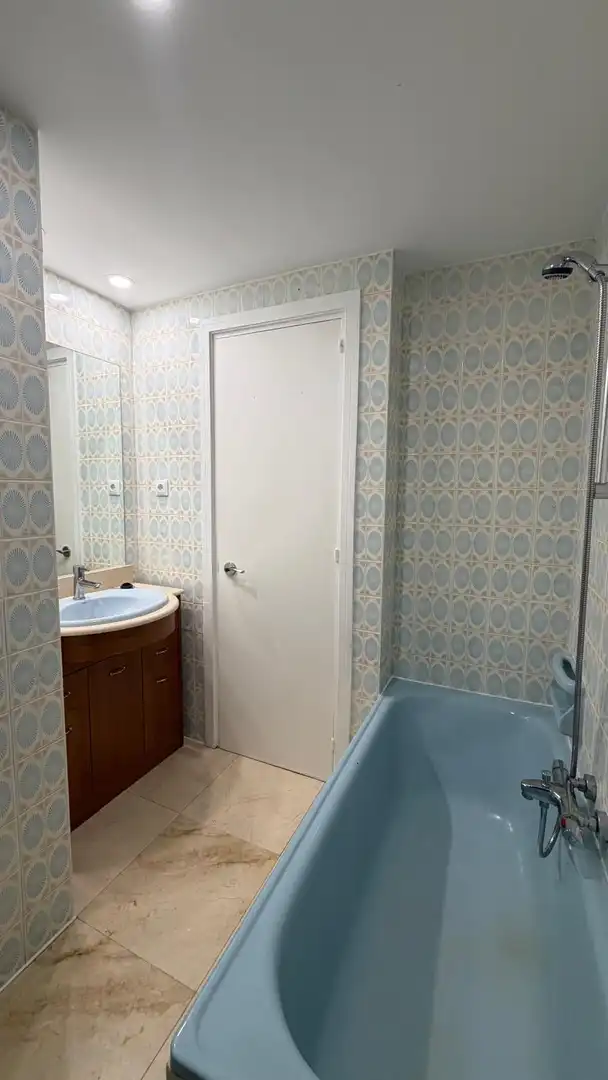 Badezimmer von Wohnung zur Miete in Fuencarral - El Pardo