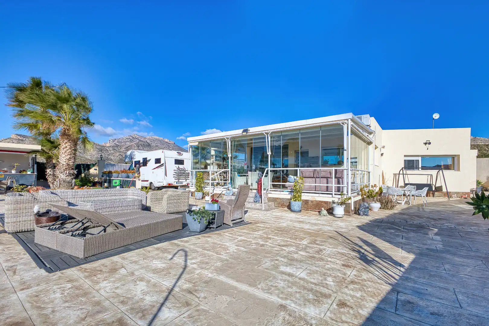 Vista exterior de Casa o xalet en venda en Jijona / Xixona amb Aire condicionat, Calefacció i Jardí privat