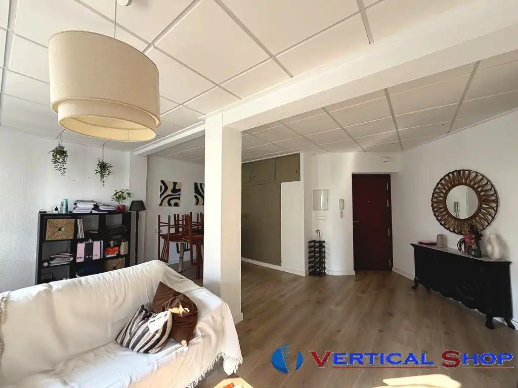 Living room of Flat for sale in Villena  with Air Conditioner, Parquet flooring and Balcony