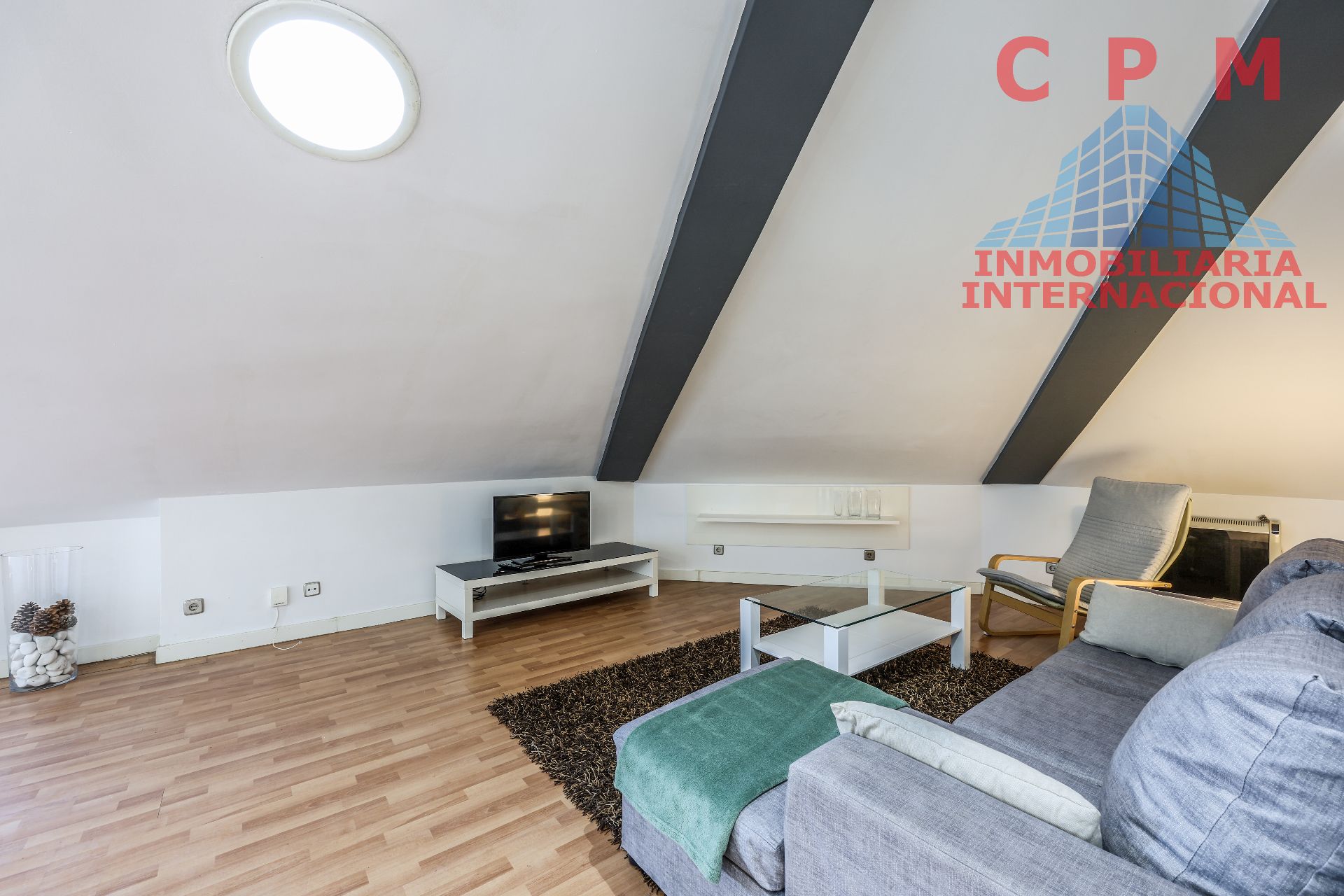 Living room of Flat to rent in  Madrid Capital  with Air Conditioner, Heating and Parquet flooring