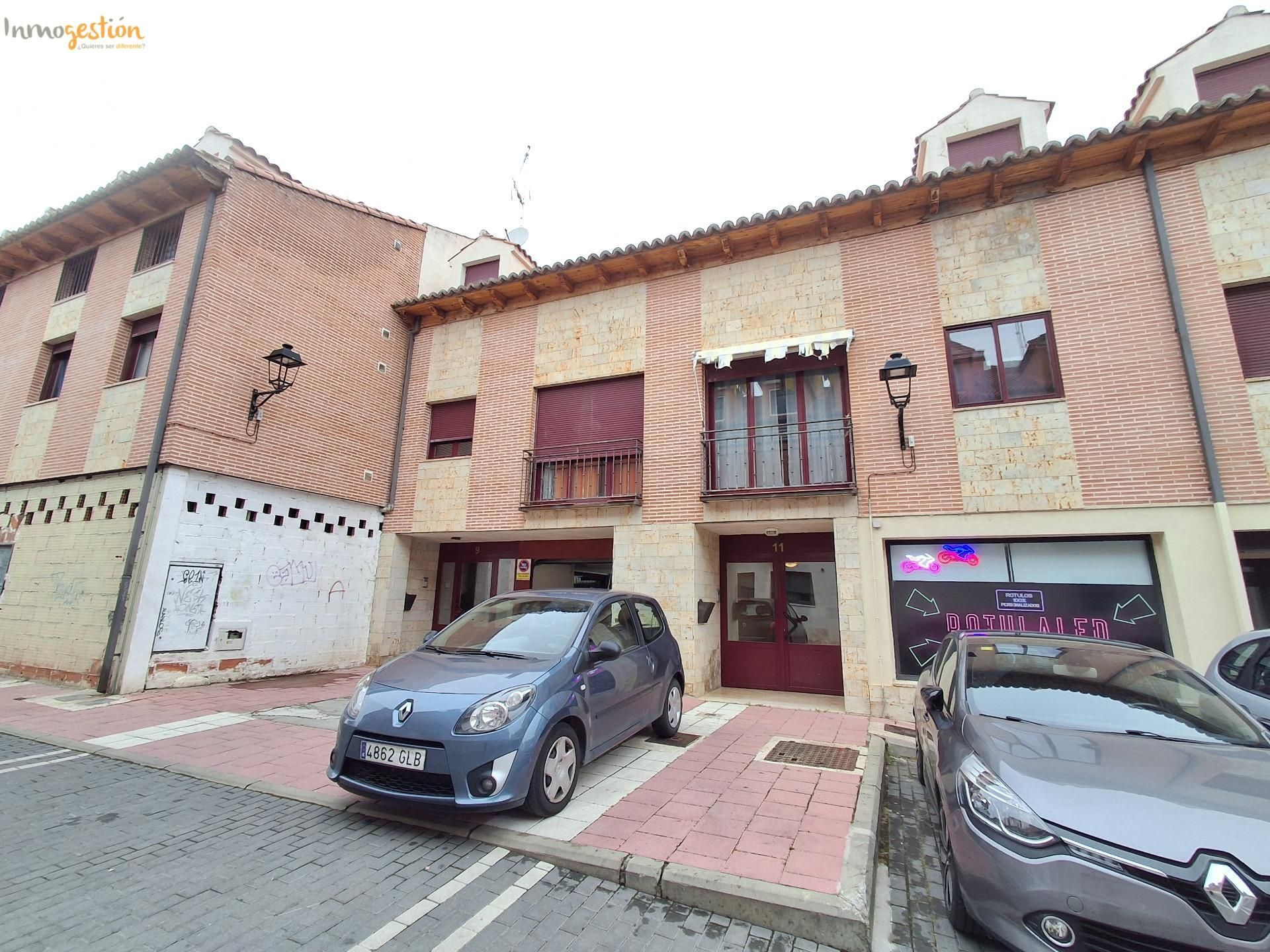 Vista exterior de Àtic en venda en Tudela de Duero amb Calefacció