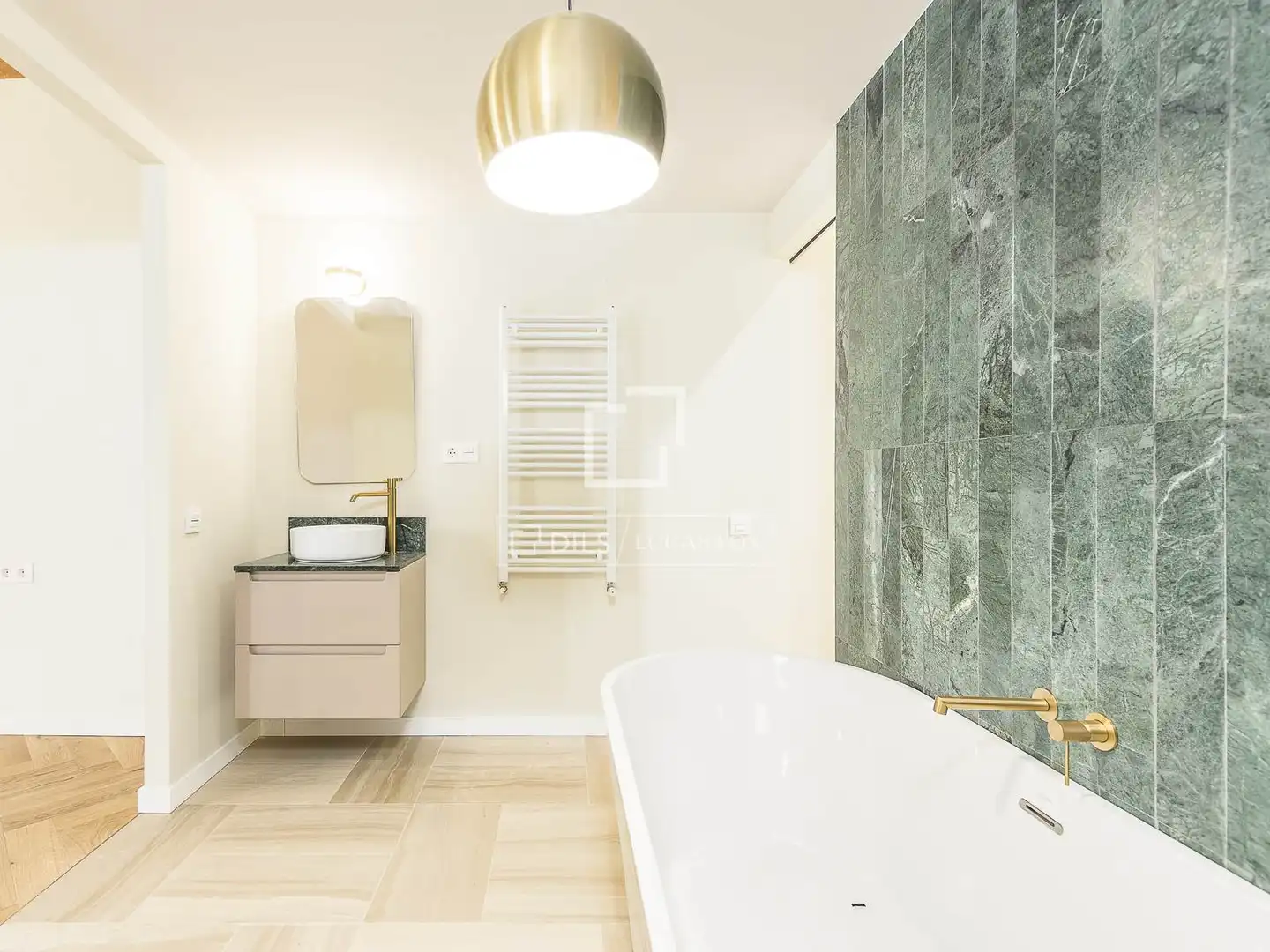 Baño de Piso en venta en Barcelona con Aire acondicionado y Terraza