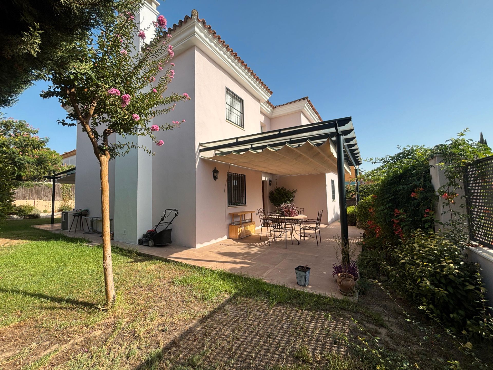 Garden of House or chalet for sale in Mairena del Aljarafe  with Air Conditioner, Heating and Private garden