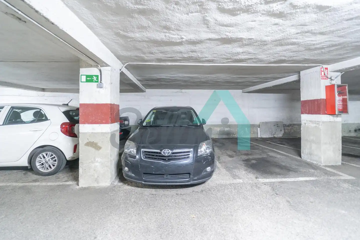 Parking de Piso en venta en Oviedo  con Calefacción, Parquet y Trastero