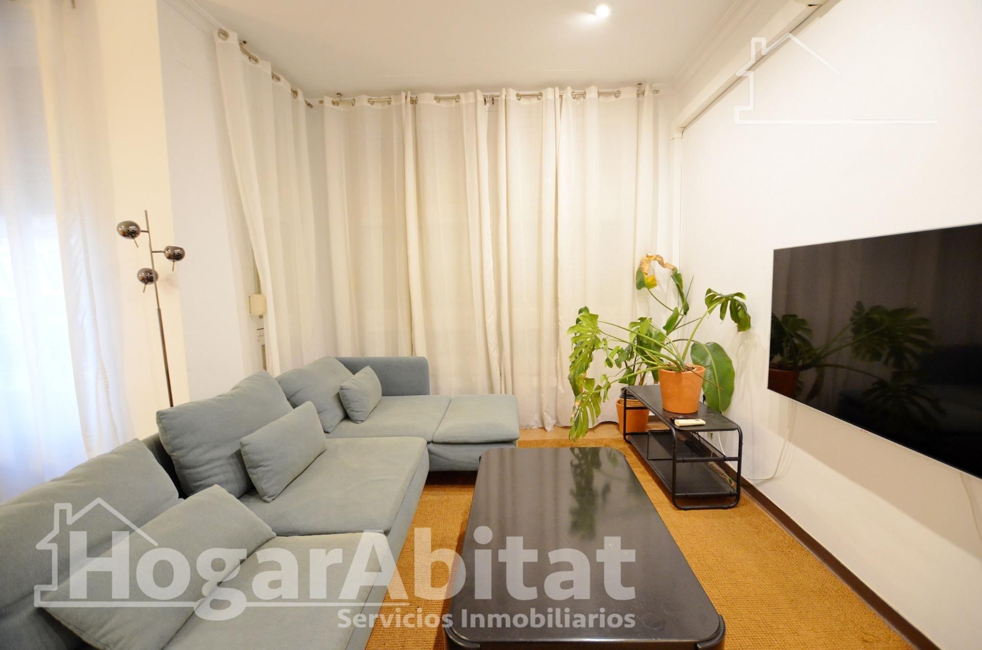 Living room of Flat for sale in Alicante / Alacant  with Air Conditioner, Heating and Balcony