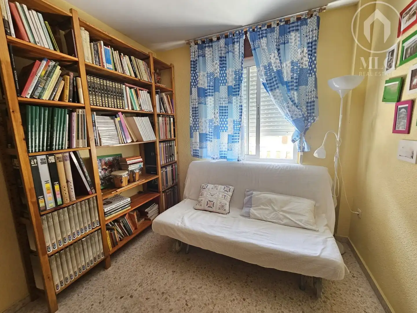 Habitación de Casa adosada en venta en Alhaurín de la Torre con Aire acondicionado y Amueblado