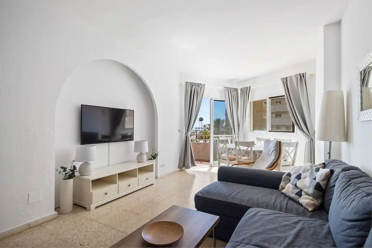 Wohnzimmer von Erdgeschoss zum Verkauf in Fuengirola mit Terrasse