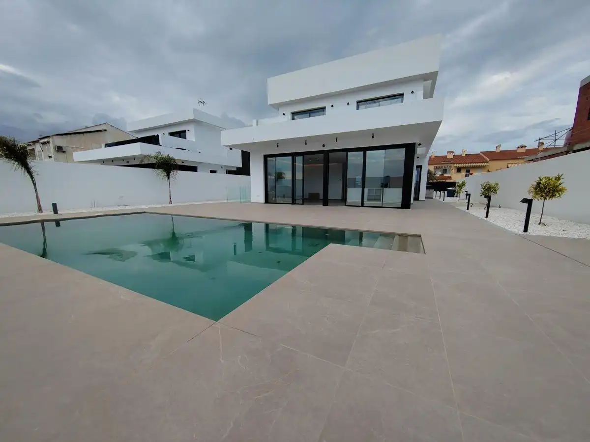 Piscina de Casa o chalet en venta en Sant Joan d'Alacant