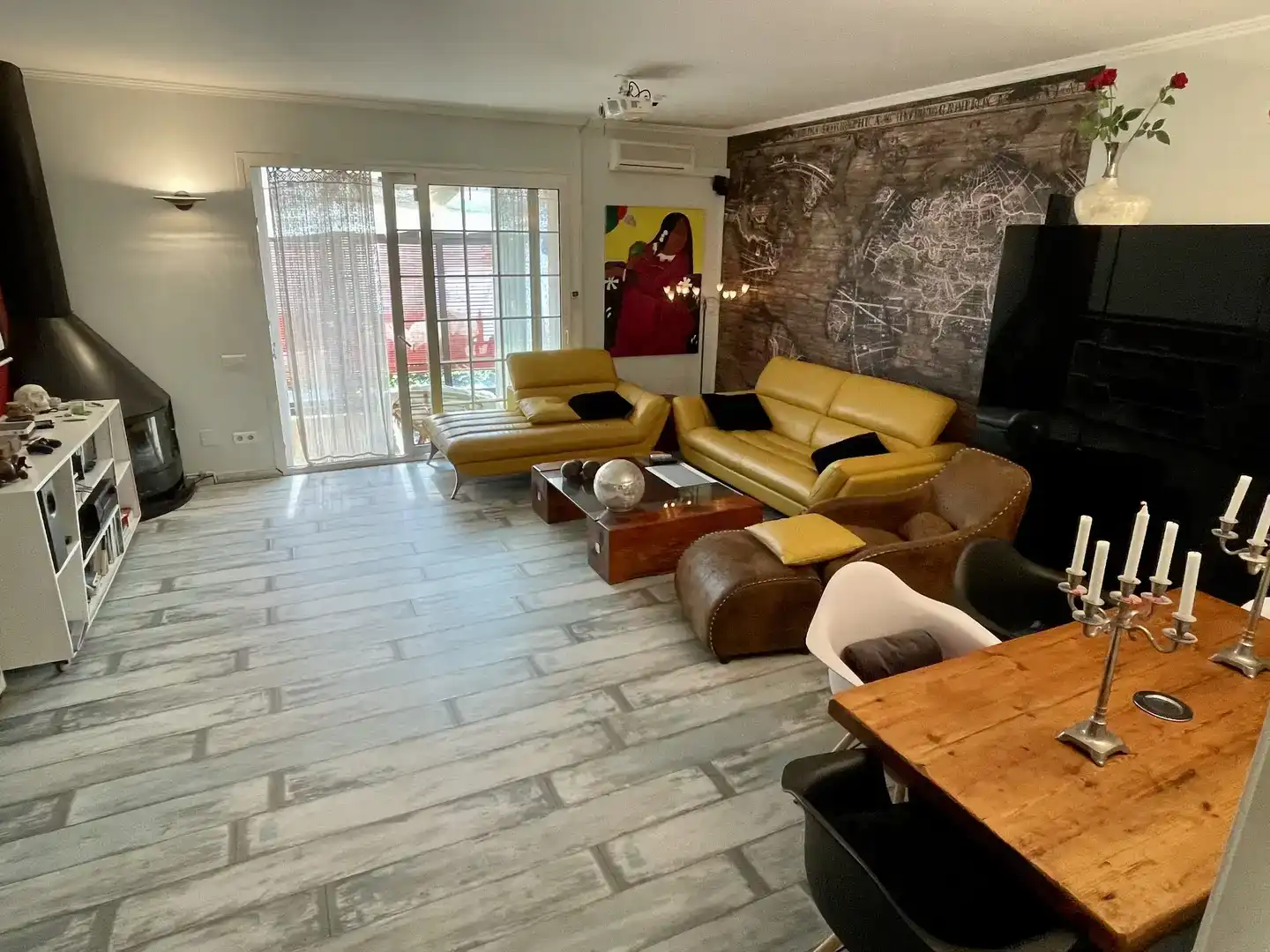 Sala d'estar de Casa adosada en venda en Girona Capital amb Aire condicionat i Balcó