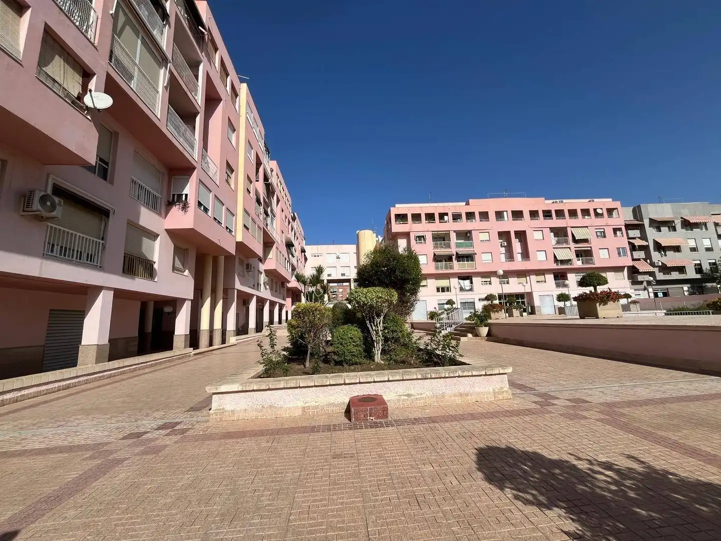 Vista exterior de Piso en venta en Elche / Elx con Aire acondicionado y Balcón