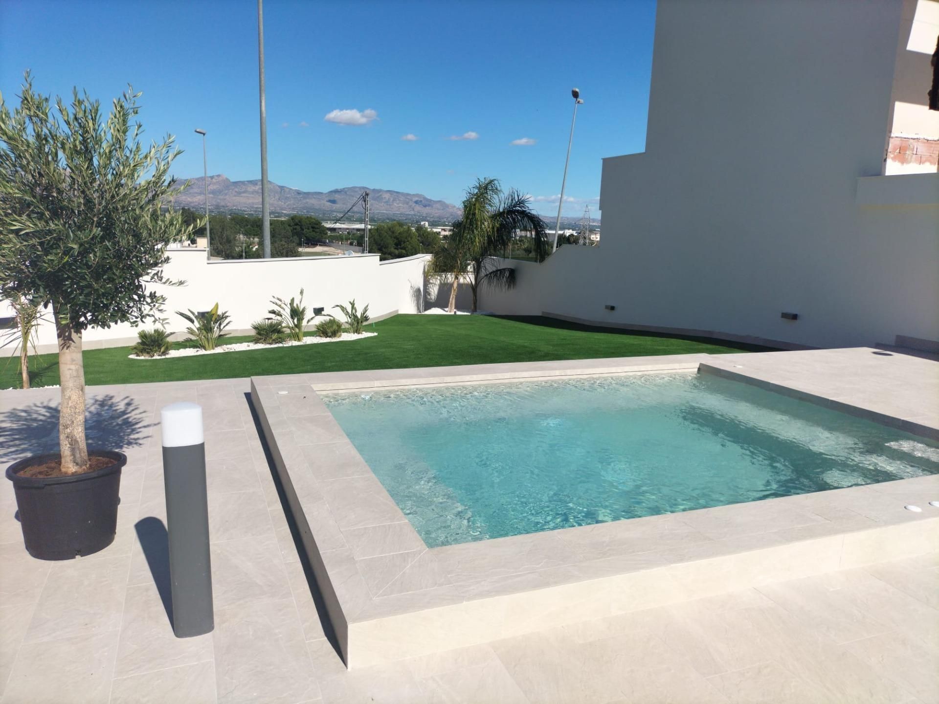 Swimming pool of House or chalet for sale in Cox  with Private garden, Terrace and Balcony