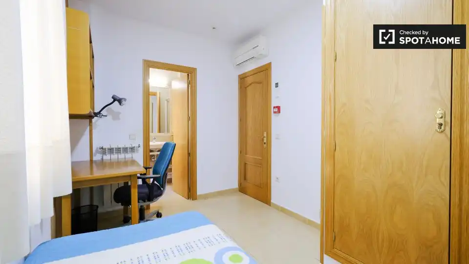 Room in Trafalgar
