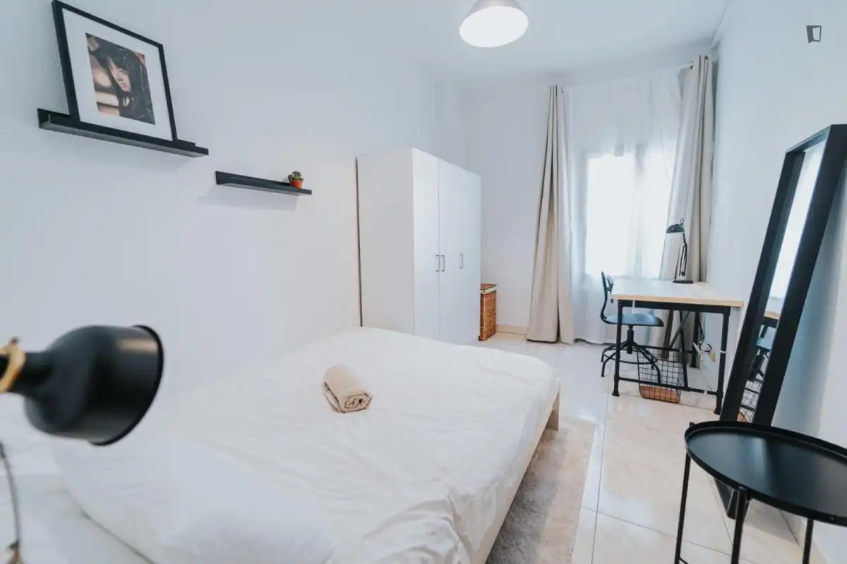 Bedroom of Apartments for share in Madrid  with Furnished, Oven and Washing machine