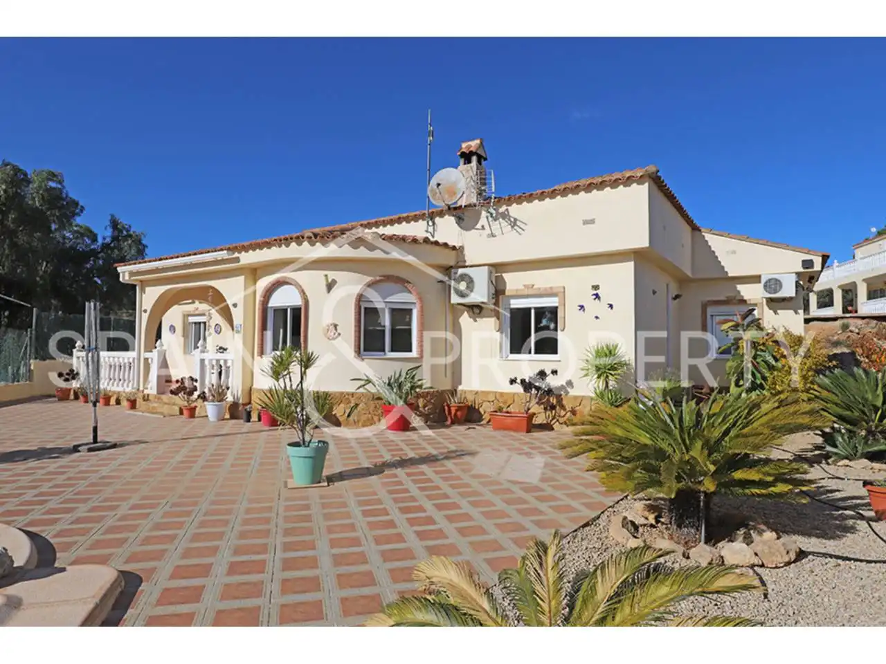 Villa avec piscine à vendre à Montroi / Montroy, imagen 3