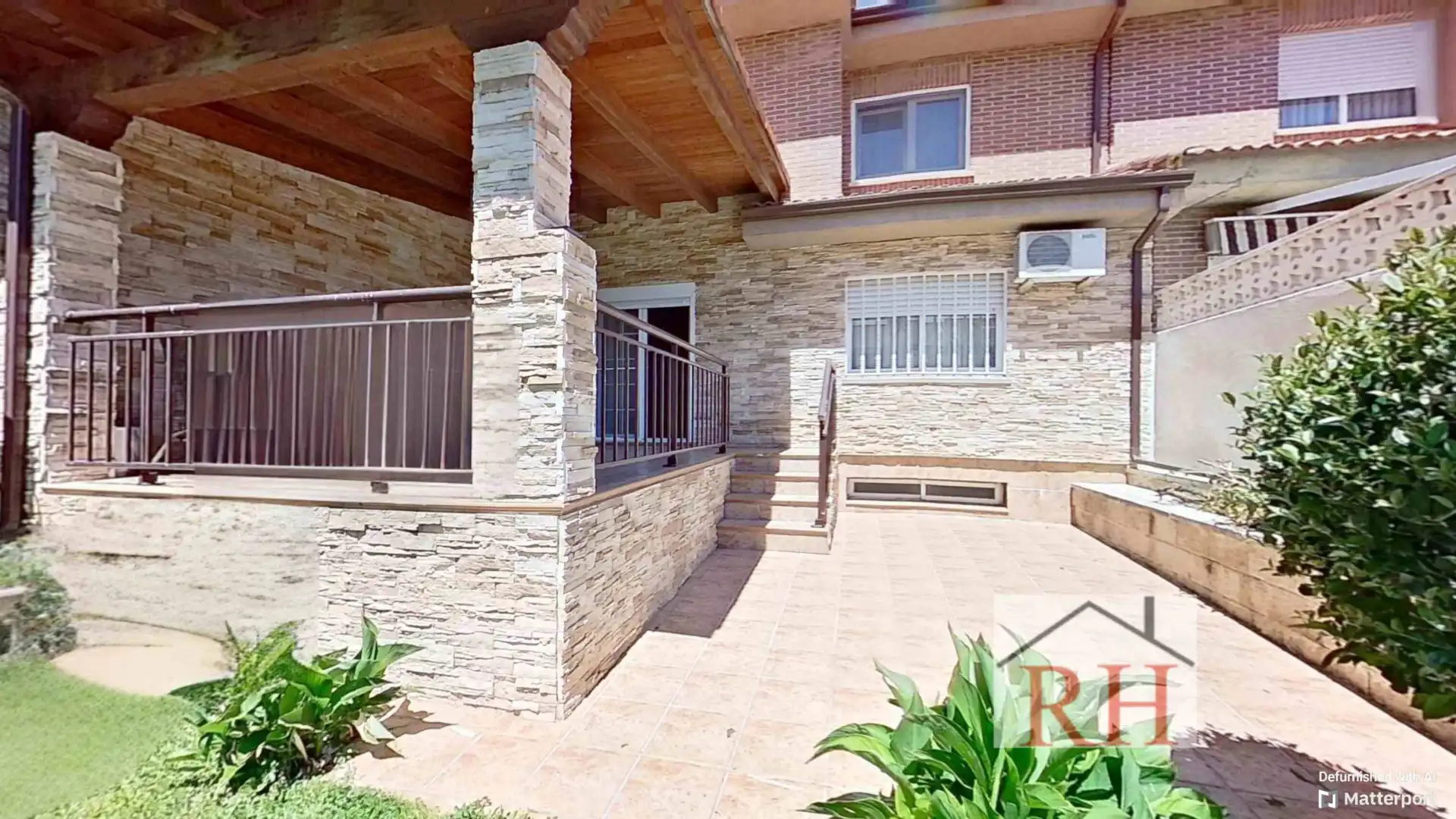 Terraza de Casa adosada en venta en Alcalá de Henares con Aire acondicionado, Calefacción y Jardín privado