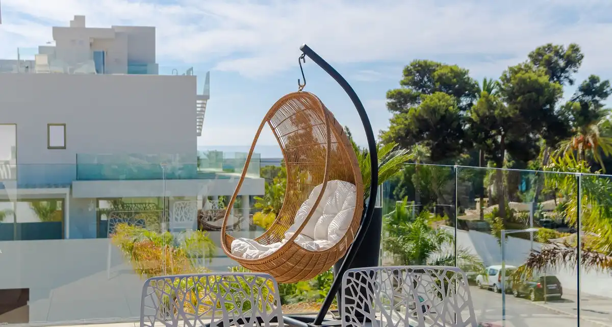 Terrasse von Dachboden zum Verkauf in Marbella mit Klimaanlage, Terrasse und Abstellraum