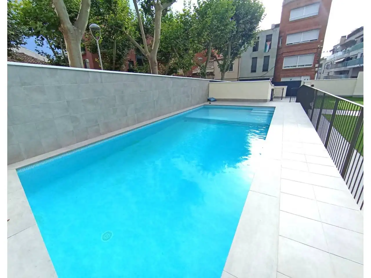 Piscina de Pis de lloguer en Rubí amb Aire condicionat, Parquet i Terrassa