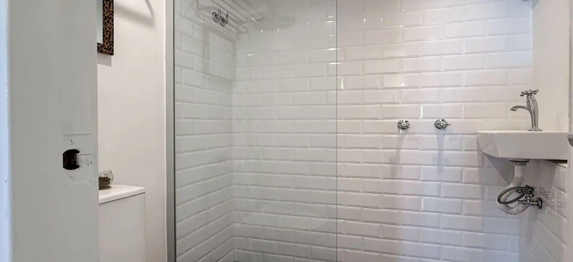 Badezimmer von Einfamilien-Reihenhaus zum Verkauf in Sant Boi de Llobregat mit Klimaanlage und Heizung