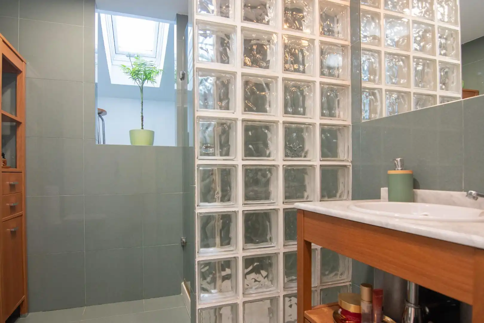 Baño de Casa o chalet en venta en Bergondo con Calefacción, Jardín privado y Trastero